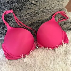 34C Victoria Secret Miraculous Plunge